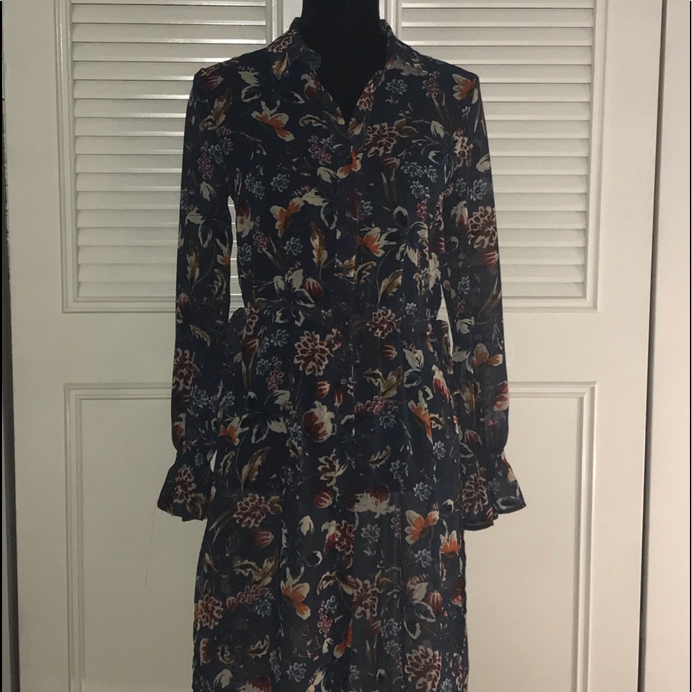 Long floral sheer chic blouse!